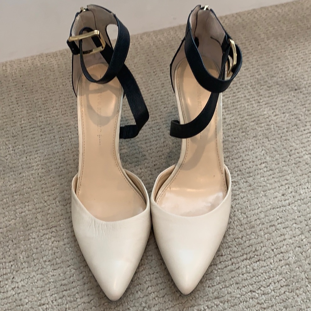 Banana Republic Black and White Leather Pumps